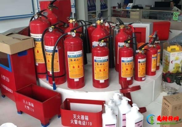 干粉灭火器一年一换吗？灭火器过期了怎么更换
