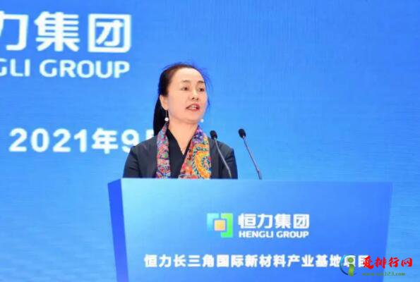 2022全球十大白手起家女富豪榜，前五名均是中国人